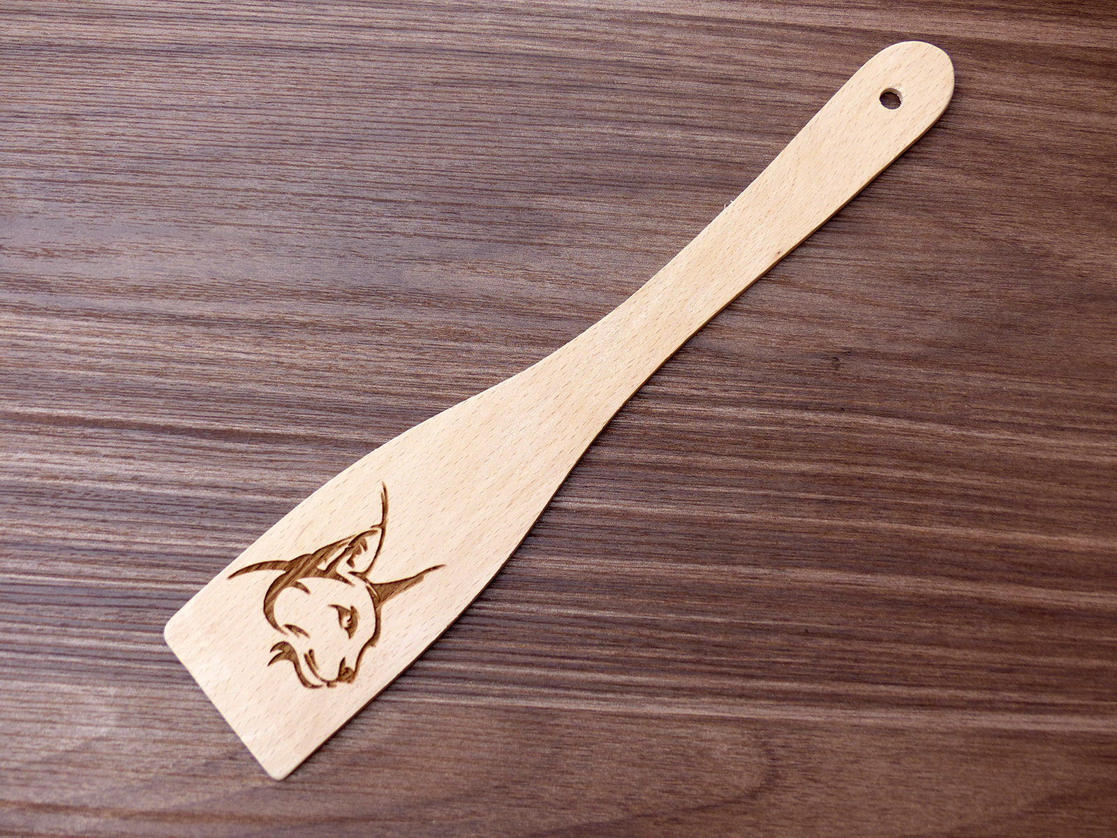 Laserem gravírovaná kočičí obracečka