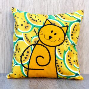 Polštářek s vyšitou aplikací - Kočkofrajírek melounový